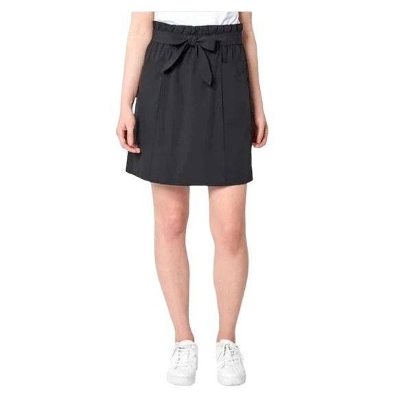 MONDETTA High Waisted Stretch Woven Skirt in Black - Picture 2 of 5